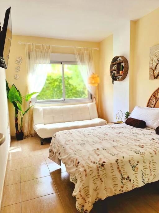 Homely Apt In Modern Building With Pool サンミゲル・デ・アボナ エクステリア 写真