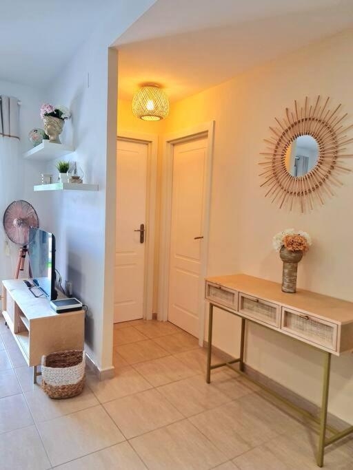 Homely Apt In Modern Building With Pool サンミゲル・デ・アボナ エクステリア 写真