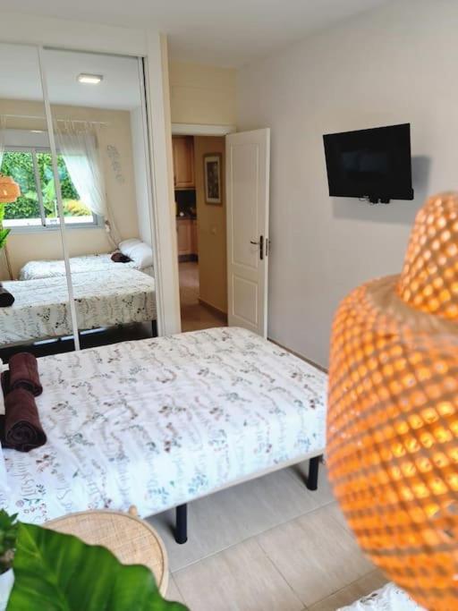 Homely Apt In Modern Building With Pool サンミゲル・デ・アボナ エクステリア 写真
