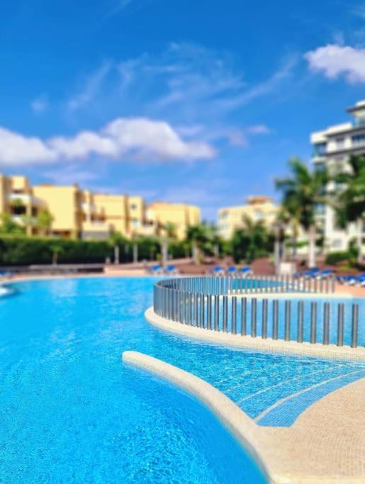 Homely Apt In Modern Building With Pool サンミゲル・デ・アボナ エクステリア 写真