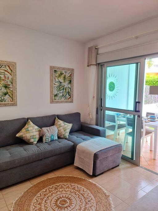 Homely Apt In Modern Building With Pool サンミゲル・デ・アボナ エクステリア 写真