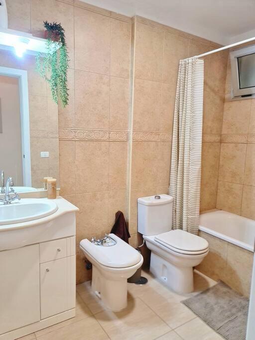 Homely Apt In Modern Building With Pool サンミゲル・デ・アボナ エクステリア 写真